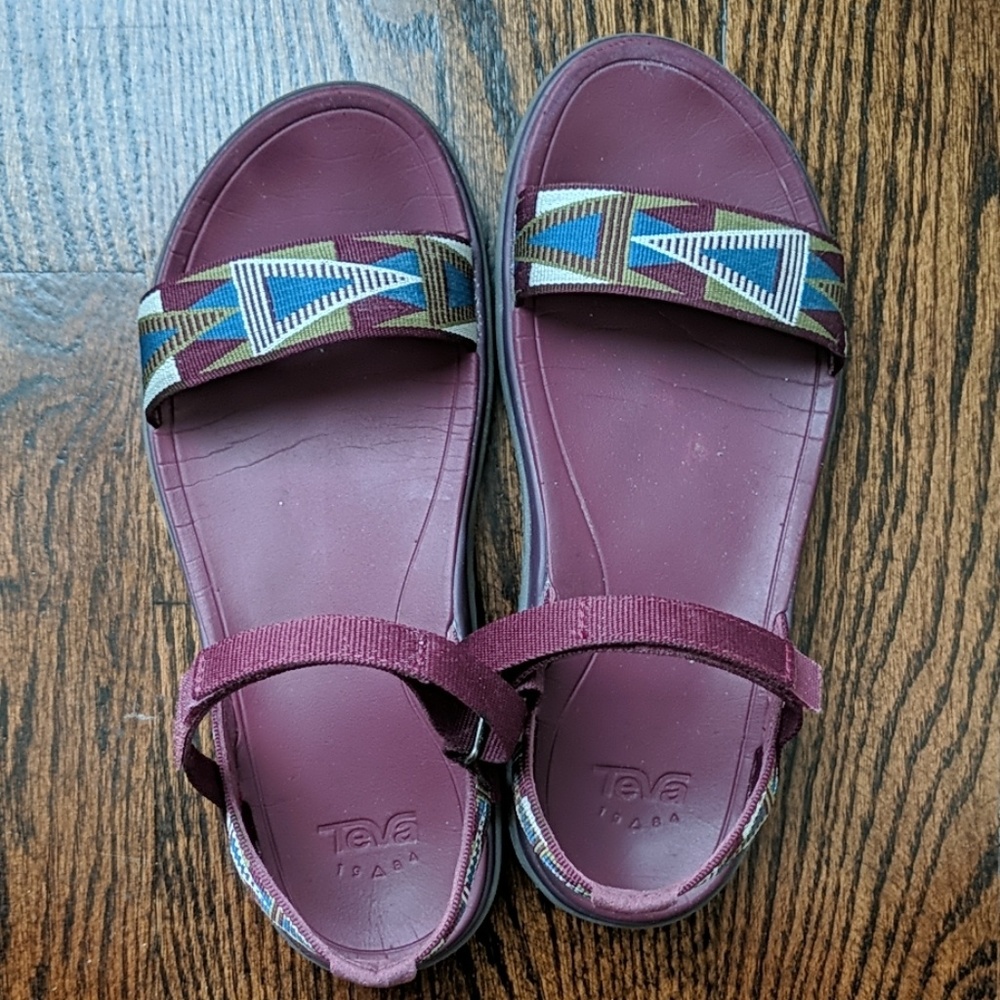 Teva Purple Sandals Size 6